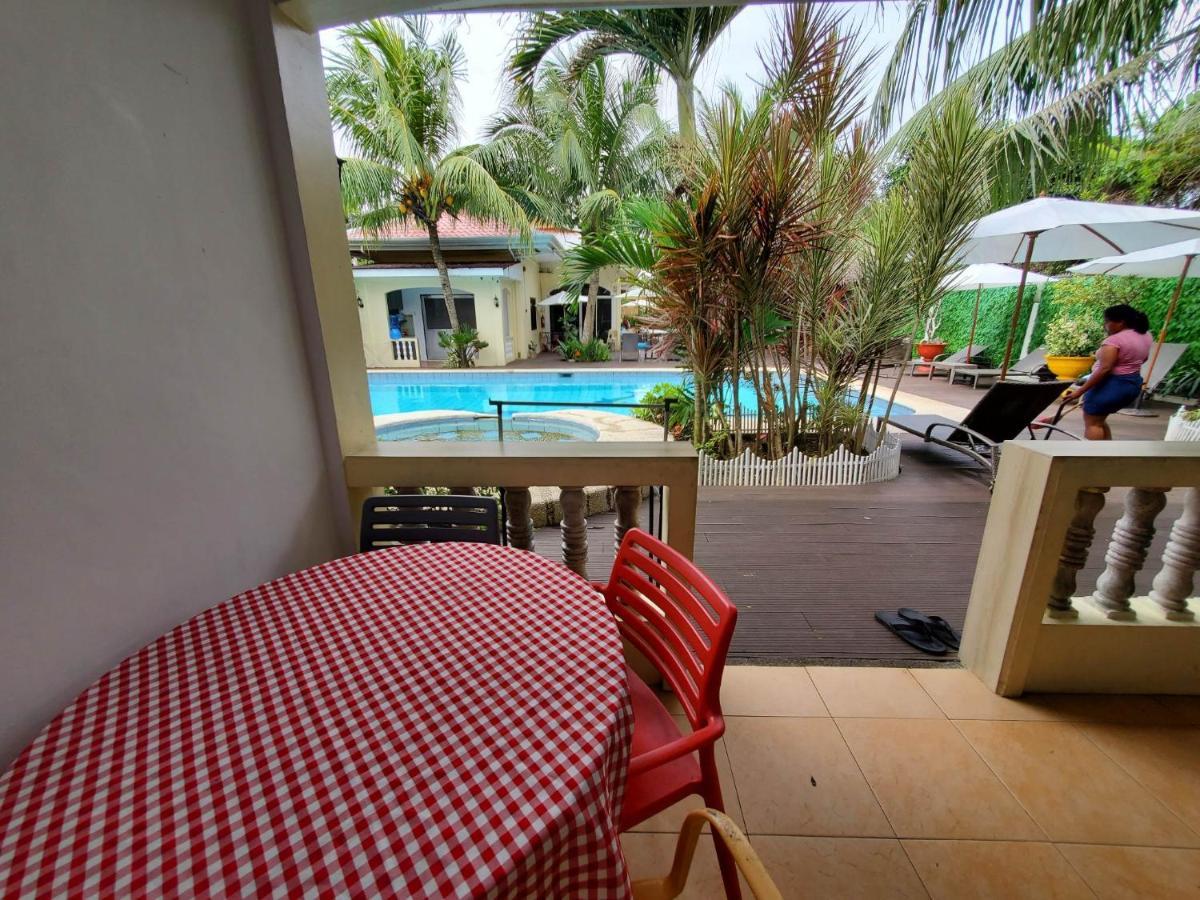 Resort Nora's Place 3*