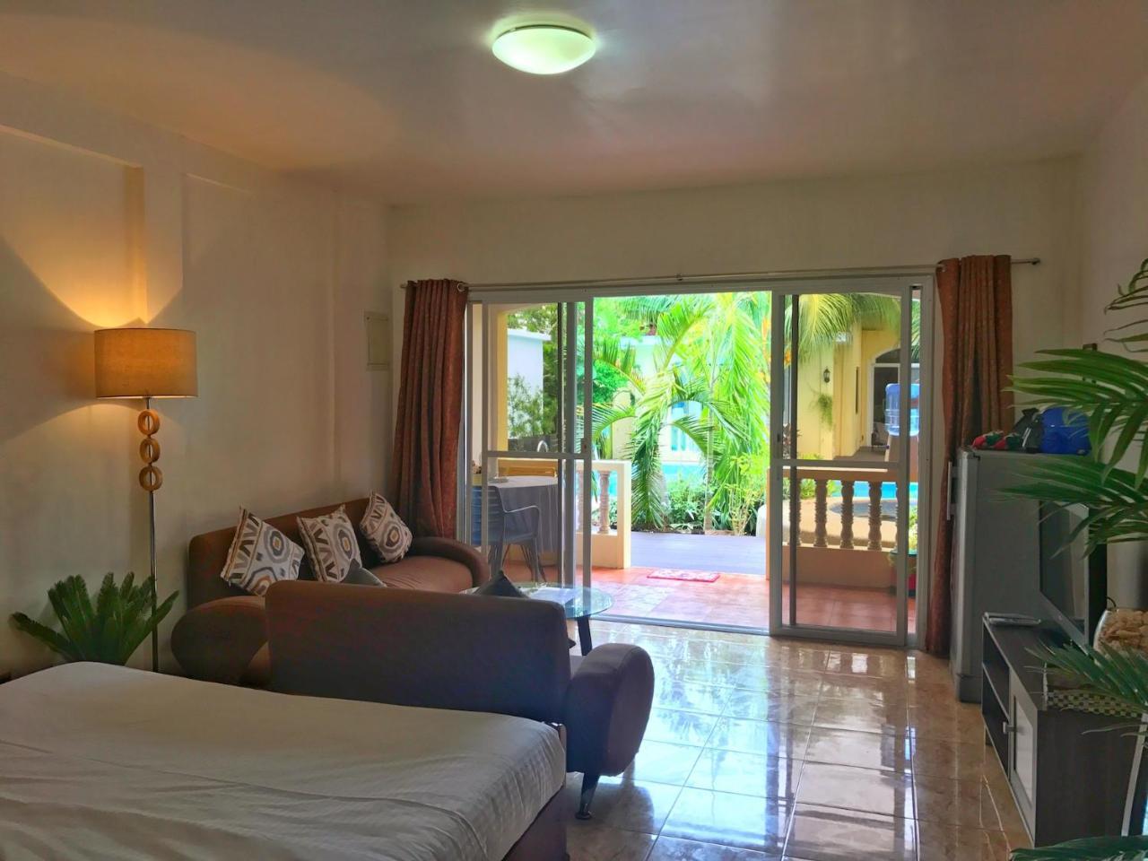 Resort Nora's Place 3*